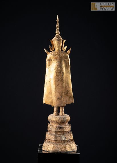 THAÏLANDE moderne, dans le goût de Rattanakosin.
Bouddha...