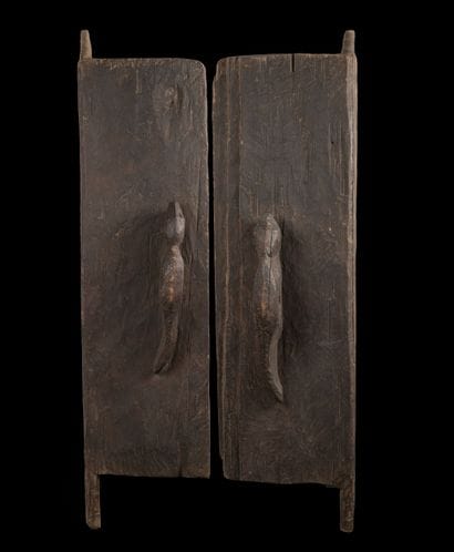 INDONESIE, XXème siècle. Paire de portes...