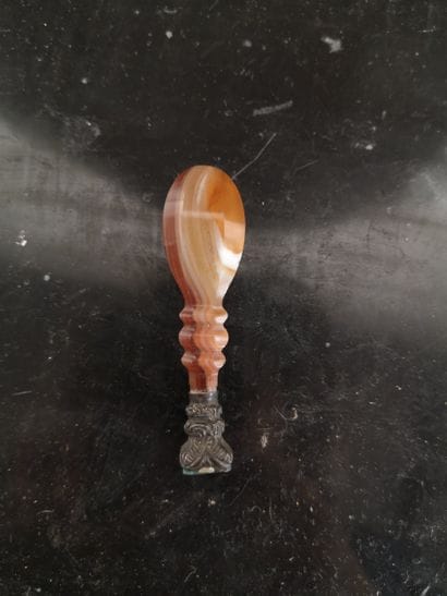 Cachet en agate
L : 7 cm
CE LOT EST SOUMIS...