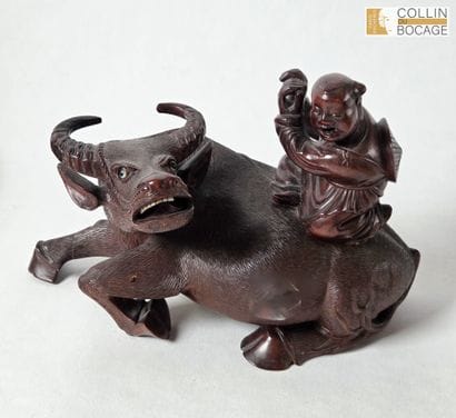 Vietnam, XIXe
Tobi sur sa mule.
Bois.
27X18...