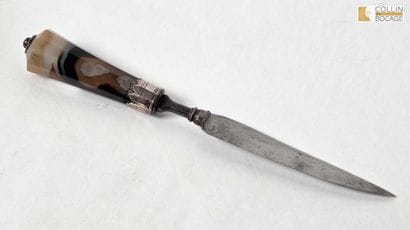 Set includes
- 1 knife with an agate handle,...