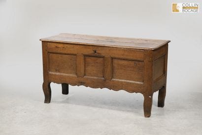 Malle en chêne.
Style rustique.
47 x 75 x...