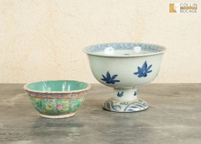 CHINA, 19th century
Two porcelain bowls
Diameter:...