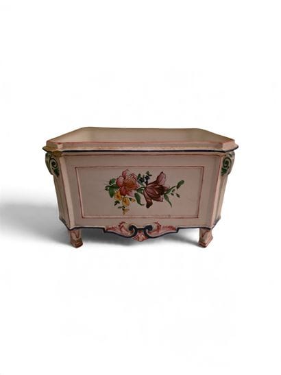 Cassollette-style flower pot. Earthenware...