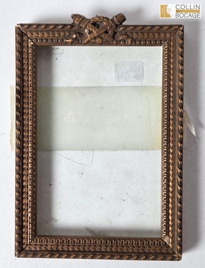 Small gold-plated frame 
17 x 12 cm