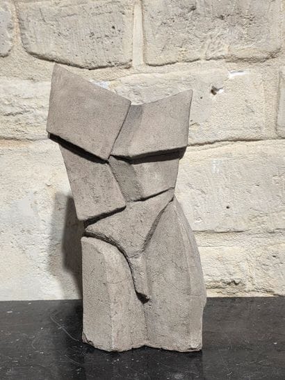 Art BRUTALISTE
Torse de Kouros
Terre patinée...