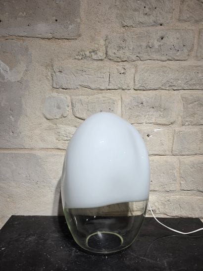 Lampe œuf en verre transparent et laiteux....