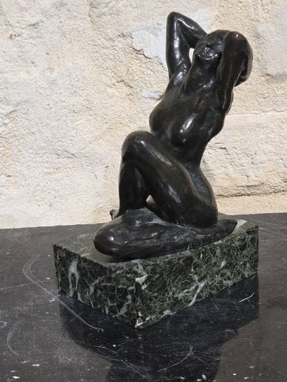 Georges COSTE
Femme les bras derrière la...