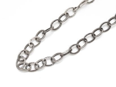 Collier en argent 800 millièmes, composé...