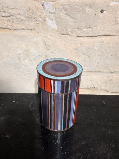 Fabienne JOUVIN
Vase cylindrique couvert
Cuivre...