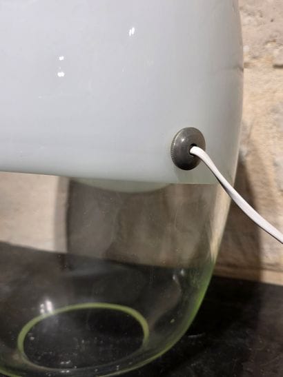Lampe œuf en verre transparent et laiteux....