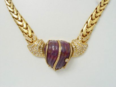 Collier en or maille palmier, orné d'un important...