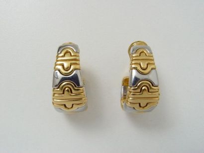 BULGARI
Paire de clips d'oreilles galbés...