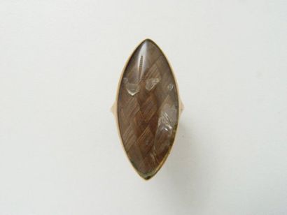 Bague marquise en or, ornée d'une tresse...