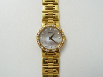 PIAGET
Montre bracelet de dame en or, cadran...