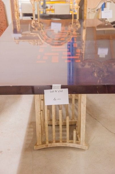 Le nombre de pièces par lot est indiqué sur...