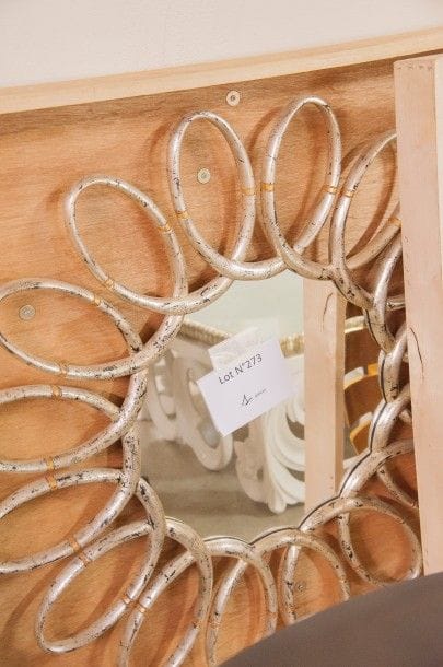 Le nombre de pièces par lot est indiqué sur...