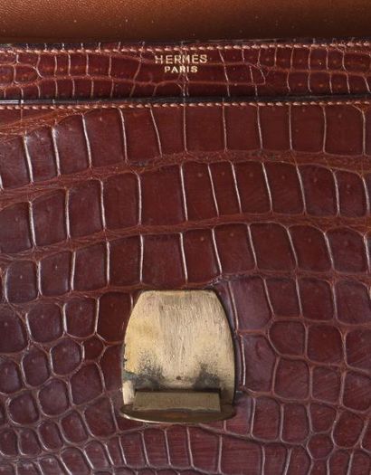 HERMES, Paris

Sac en crocodile marron à...