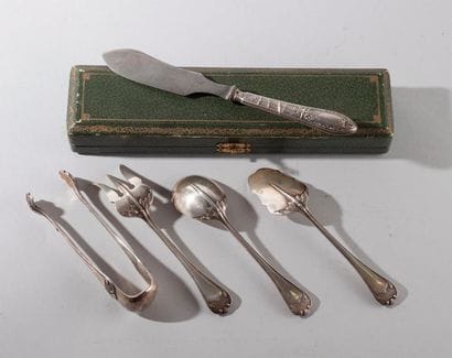 CARDEILHAC 

Ensemble de quatre pièces à...