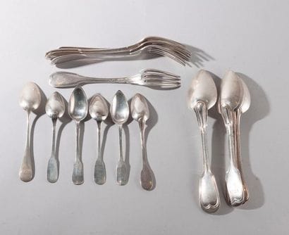 LOT de couverts en argent, modèles à filets...