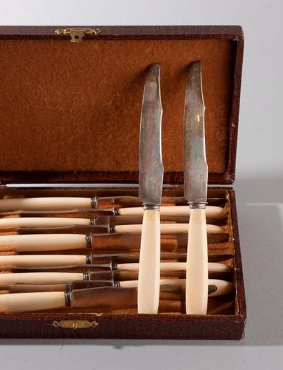 LOT de couverts en argent, modèles à filets...