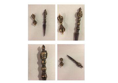 Deux vajra en bronze