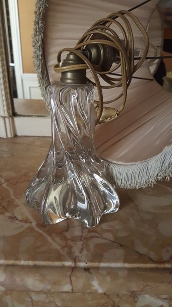 Lampe en cristal Daum. On y joint deux petits...