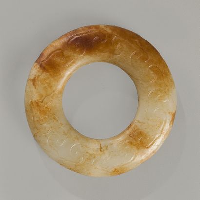 BOUCLE DE CEINTURE en jade blanc veiné de...