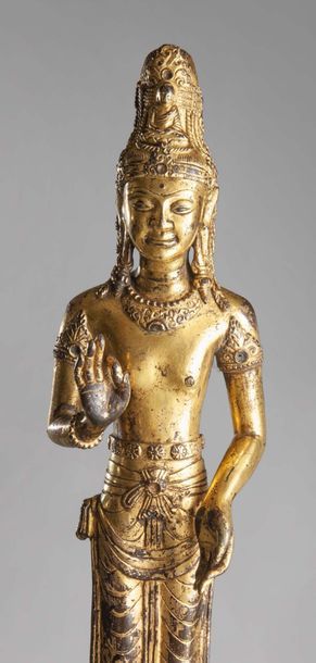 RARE STATUE ACUOYE GUANYIN EN BRONZE DORÉ,...