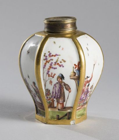 MEISSEN
Boîte à thé hexagonale en porcelaine...