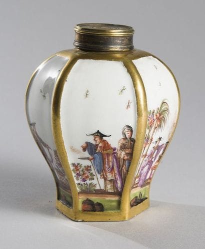 MEISSEN
Boîte à thé hexagonale en porcelaine...