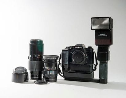 MINOLTA
Lot composé d'un Minolta Dynax 9000...
