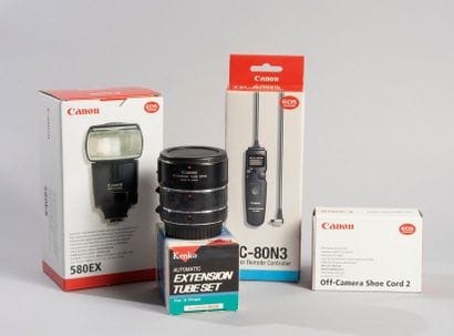 CANON Lot d'accessoires comprenant trois...