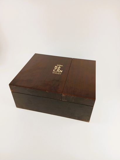 Offered in original coffret, with glasse...