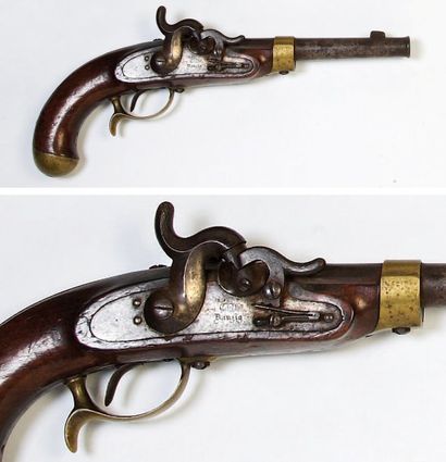 PISTOLET RÉGLEMENTAIRE À PERCUSSION DE CAVALERIE...