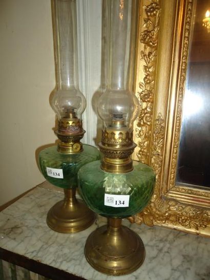 Paire de lampes à pétrole