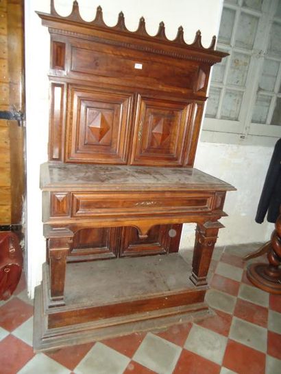 Meuble console en bois à un tiroir en ceinture...