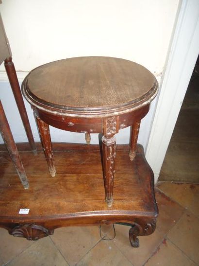 Guéridon en bois, Style Louis XVI