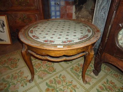 Table basse en bois naturel, dessus verre,...