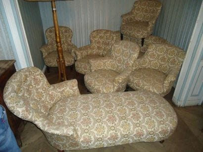 Mobilier de salon comprenant: Cinq fauteuils...