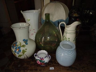Lot de vases, lampes, verseuses