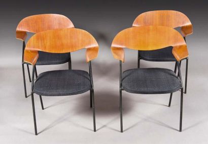 DAY Robin, vers 1960
Suite de quatre sièges...