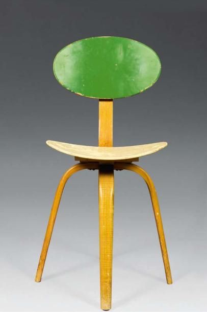 STEINER, vers 1950
Chaise BOW WOOD en bois...