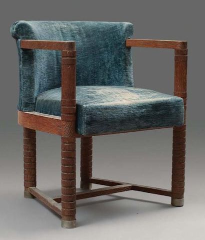 TRAVAIL FRANCAIS vers 1930
Fauteuil en bois...