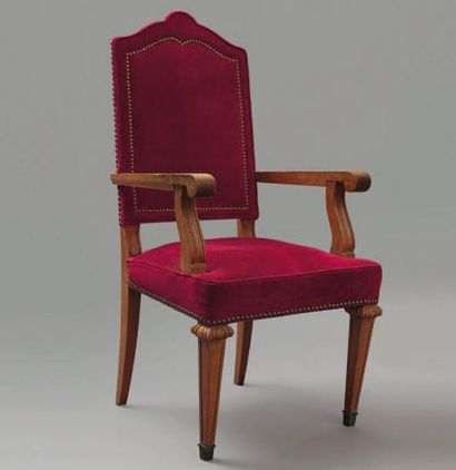 TRAVAIL Français, vers 1940
Fauteuil en bois...