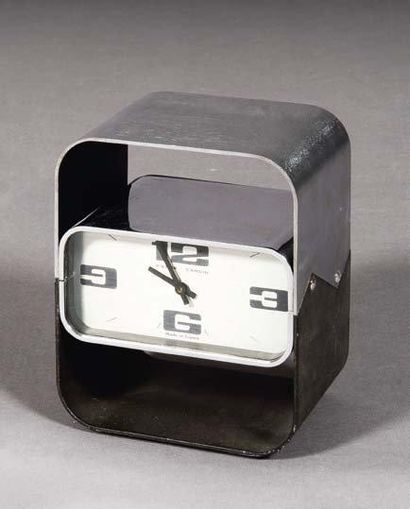 CARDIN Pierre, vers 1970
Pendulette en métal...