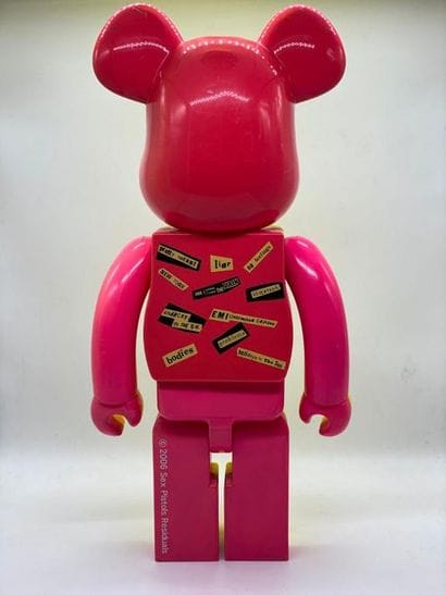 Be@rbrick 

Sex Pistols : Never Mind the...