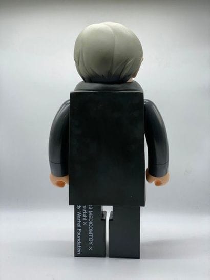 Kubrick 

Andy Warhol 1000%, 2003



Figurine...