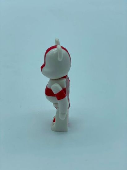 Be@rbrick 

Series 13 – England (Flag) 100%,...