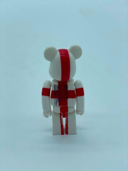 Be@rbrick 

Series 13 – England (Flag) 100%,...